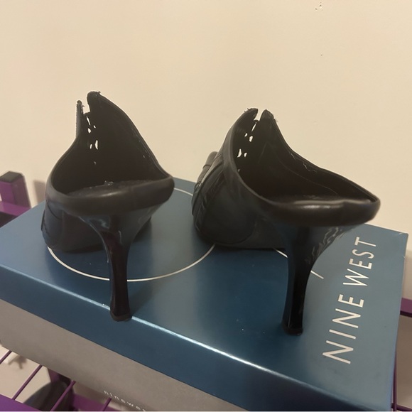 Black Pointed-Toe Leather Mule Heels - Picture 2 of 3